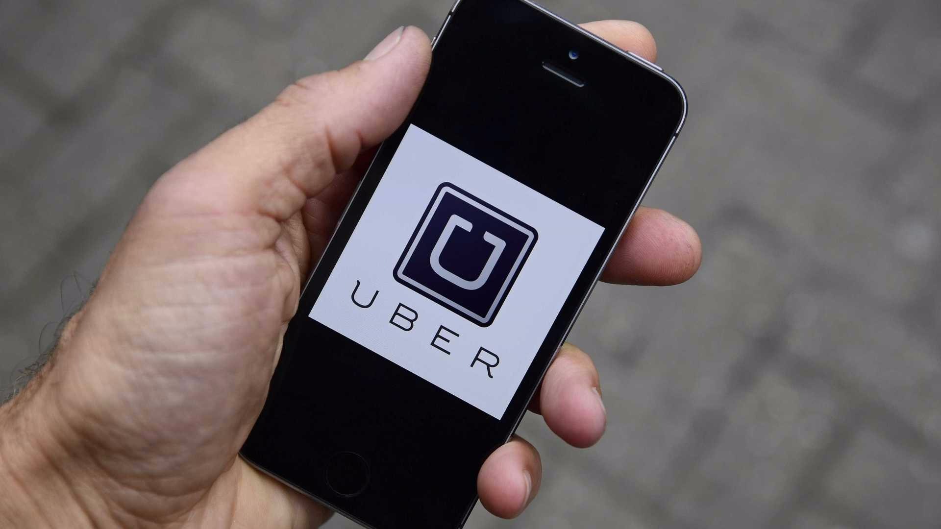 Cupom falso de R$ 100 da Uber circula nas redes sociais Toby Melville/Reuters