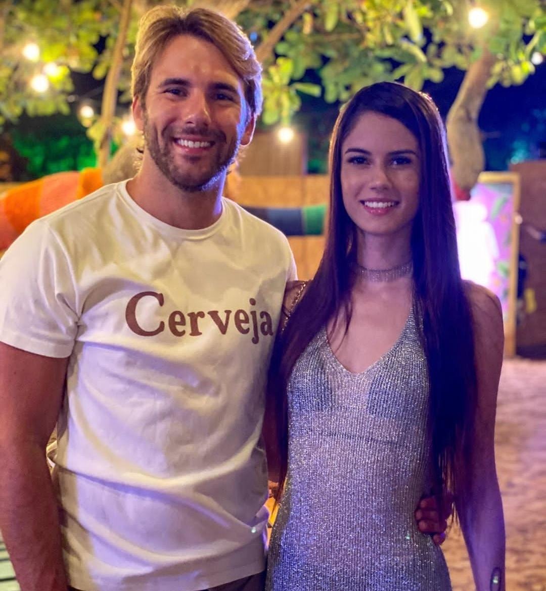 Paciente de Coronavírus confirmada na Capital, fala como esta no momento Ueze Zahran Stamatis com a namorada Thayny Aguiar / Reprodução Instagran