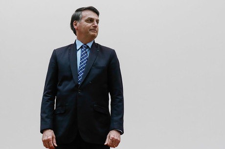'Lula continua com todos os crimes dele nas costas', diz Bolsonaro Presidente Bolsonaro falou sobre soltura de Lula
Isac Nóbrega/PR