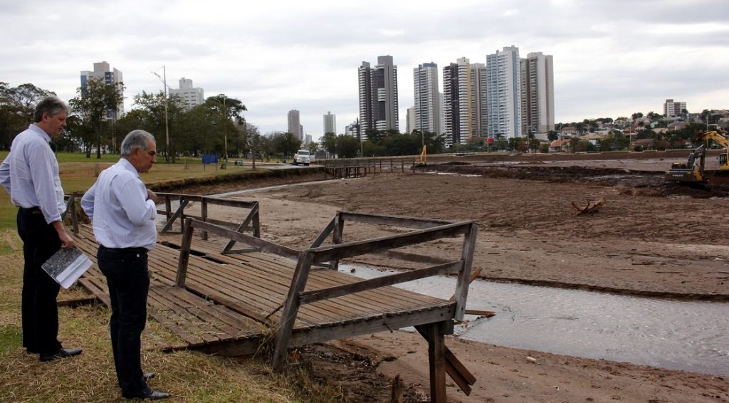 Governador vistoria obra no lago do Parque das Nações Indígenas