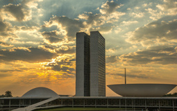 Comissão adia para essa terça-feira votação da redação do texto da PEC 241