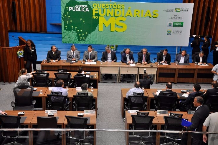 Com presença de secretário fundiário do Mapa, Luiz Antônio Nabhan, a audiêncai discutiu soluções a conflitos agrários em MS. Foto: Luciana Nassar 