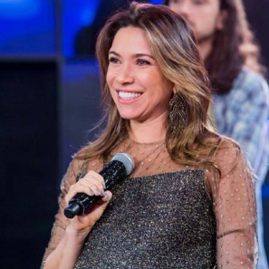 Patrícia Abravanel vai se casar em maio com Fábio Faria em cerimônia intimista: ‘Com vestido de noiva e o Pedro no colo’ Foto: Reprodução/ Instagram
