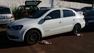 Veículo foi encontrado por populares - Crédito: Osvaldo Duarte