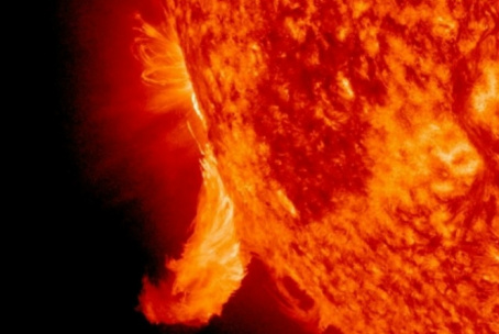 Intensa tempestade solar quase fez a humanidade colapsar em 2012