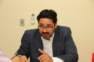 Advogado de Gilmar Olarte, Jail Azambuja, disse que seu cliente vai pedir direito de resposta à Rede Globo (Foto: Fernando Antunes)