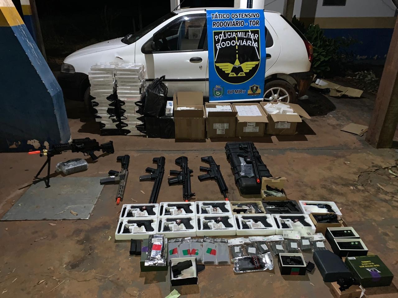 De cigarros a armas airsoft são apreendidas em rodovia de MS