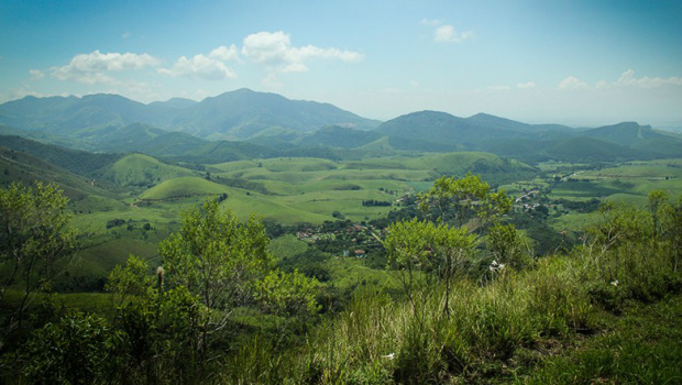 Pecuaristas abandonam pastos e florestas nativas crescem 83% no Vale do Paraíba em 30 anos O estudo aponta que, em 30 anos, as florestas nativas quase dobraram na região, passando de 250 mil hectares para 450 mil hectares (Foto: Circuito Fora do Eixo/Flickr)