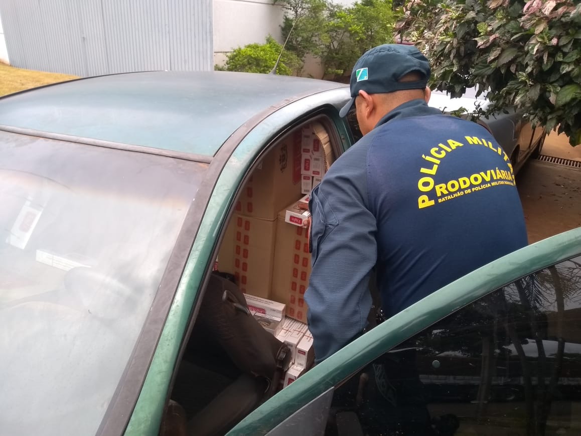 Polícia apreende Astra com 30 caixas de cigarros na MS-379 Divulgação/PMR