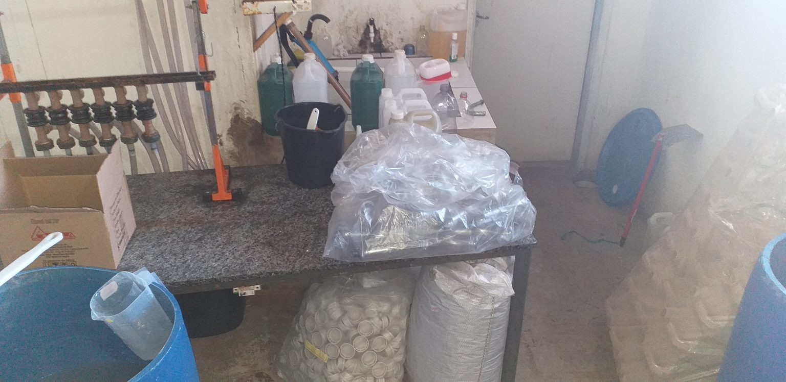 Empresário é preso por fabricação de álcool em gel sem autorização da Anvisa Empresário é preso por fabricação de álcool em gel sem autorização da Anvisa