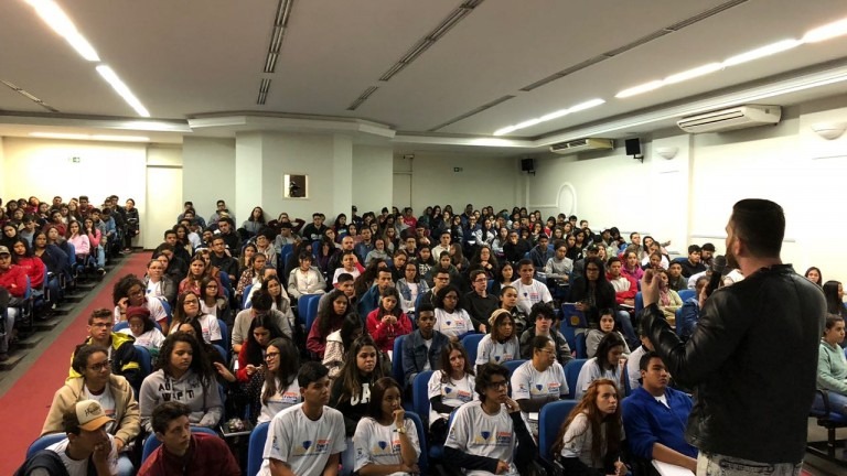 Prefeitura abre 1 mil vagas gratuitas para aulão pré-enem Prefeitura abre 1 mil vagas gratuitas para aulão pré-enem