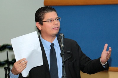 Tapa-Buraco e troca de lâmpadas são as principais demandas que chegam ao gabinete do vereador Otávio Trad Tapa-Buraco e troca de lâmpadas são as principais demandas que chegam ao gabinete do vereador Otávio Trad