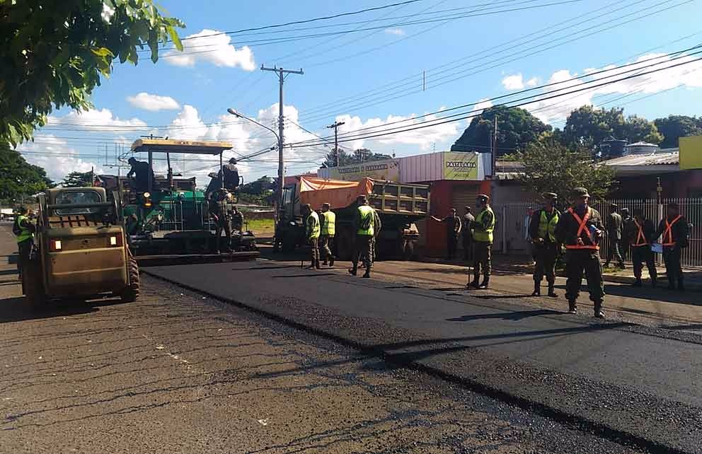 Prefeitura e Exército confirmam atraso em obras de recapeamento Prefeitura e Exército confirmam atraso em obras de recapeamento