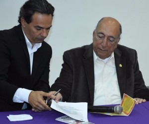 O senador Pedro Chaves assinou acordo de parceria com prefeito, Marcos Trad - Divulgação