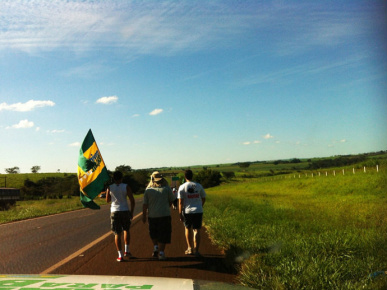 Manifestantes contra Dilma marcham em direção a Brasília(Reprodução/Facebook)
