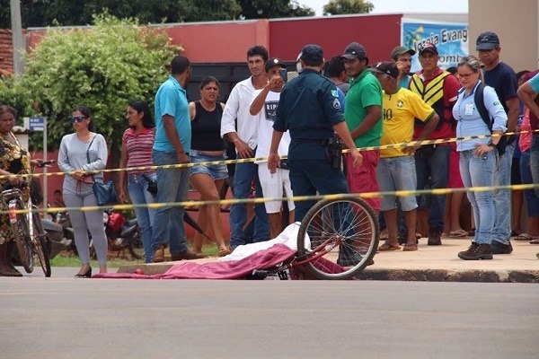 Menino de 6 anos morre atropelado por caminhão Foto do Portal Água Clara