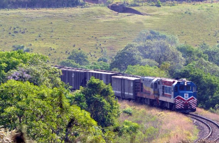 Projeto de ferrovia ligando Dourados a Porto é apresentado para investidores Projeto quer ligar Dourados ao Porto de Paranaguá através dos trilhos - Crédito: Divulgação/Ferroeste