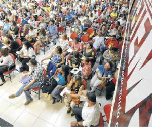 Professores da rede estadual de ensino definiram greve para quarta-feira 
(Foto: Gerson Oliveira/Correio do Estado)