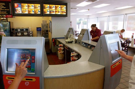 Tecnologia substitui mão de obra no setor de serviços Loja do McDonald's nos Estados Unidos já adota modelo sem atendentes no balcão
Kevin Moloney/Getty Images
