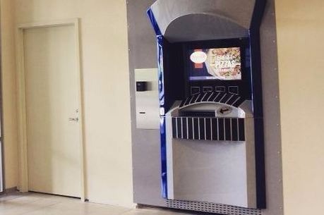 Tecnologia substitui mão de obra no setor de serviços Tecnologia substitui mão de obra no setor de serviços