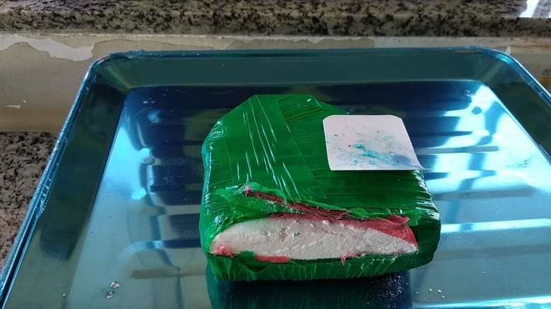 PRF encontra cocaína escondida em fundo falso de veículo Foram apreendidos 405 gramas de cocaína pura. PRF/Divulgação