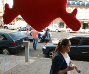 Consumidores ainda estão com compras retraídas, mas setor aposta em recuperação 
(Foto: Álvaro Rezende/Correio do Estado)