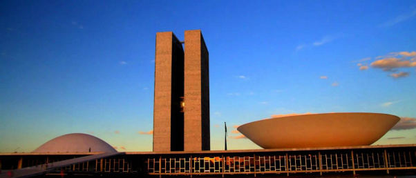 Sem quórum, PEC do Teto será votada à tarde na Câmara