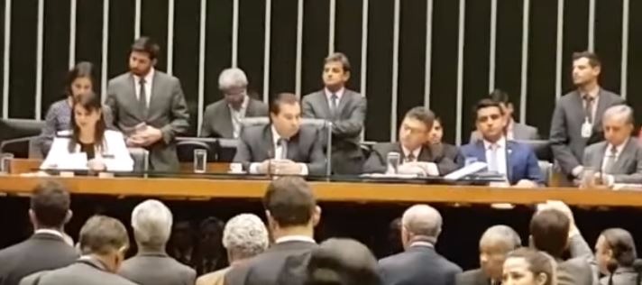 Maioria dos deputados de MS vai votar pelo arquivamento de denúncias contra Temer