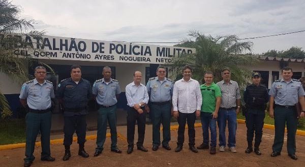 Durante ato solene polícia militar entrega motocicletas a guarda municipal de fronteira