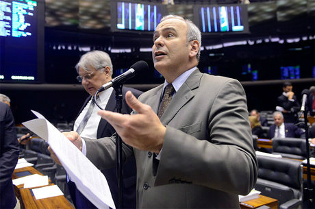 Deputados entram com mandado de segurança no STF para barrar candidatura de Rodrigo Maia Julio Delgado (PSB-MG) anunciou candidatura nesta segunda
(Foto: Gustavo Lima)