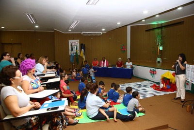 A secretária de Educação, Denize Portollan, ressaltou e agradeceu o envolvimento de mais de 40 instituições de ensino com apresentações no Festival – A. Frota
