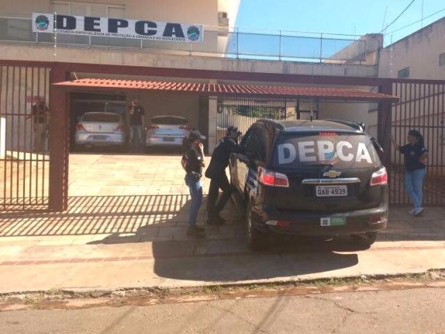 Serralheiro é preso suspeito de estuprar enteada com participação da mãe da criança