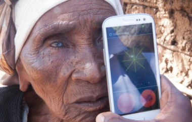 Aplicativo de celular pode salvar milhões de pessoas pobres da cegueira Aplicativo de celular pode salvar milhões de pessoas pobres da cegueira