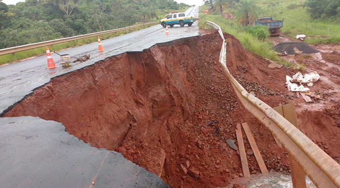 Parte da MS-141 desmoronou em dezembro devido ao excesso de chuva - Foto: Agesul