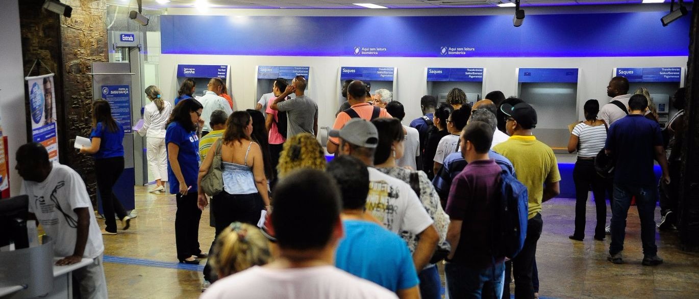 Veja calendário de pagamento do abono salarial PIS-Pasep 2017-2018 Veja calendário de pagamento do abono salarial PIS-Pasep 2017-2018