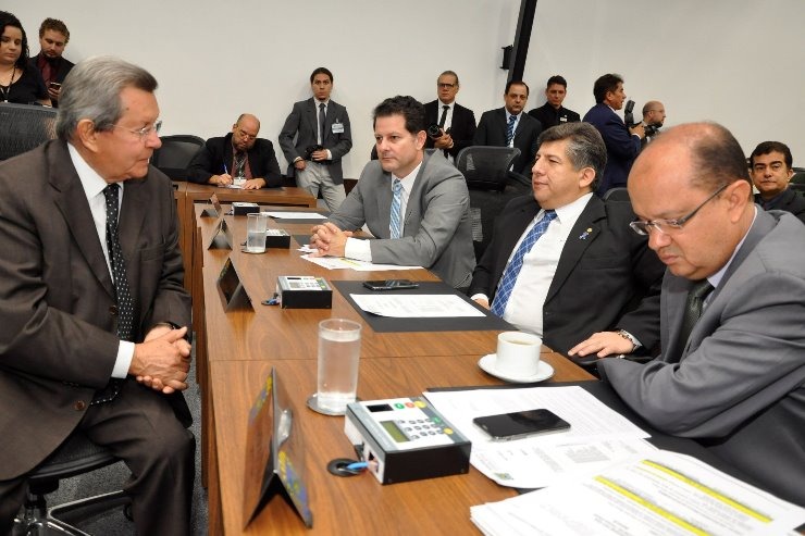 Projeto que proíbe cobrança de taxa de religação de água e luz deve ser votado na ALMS Luciana Nassar