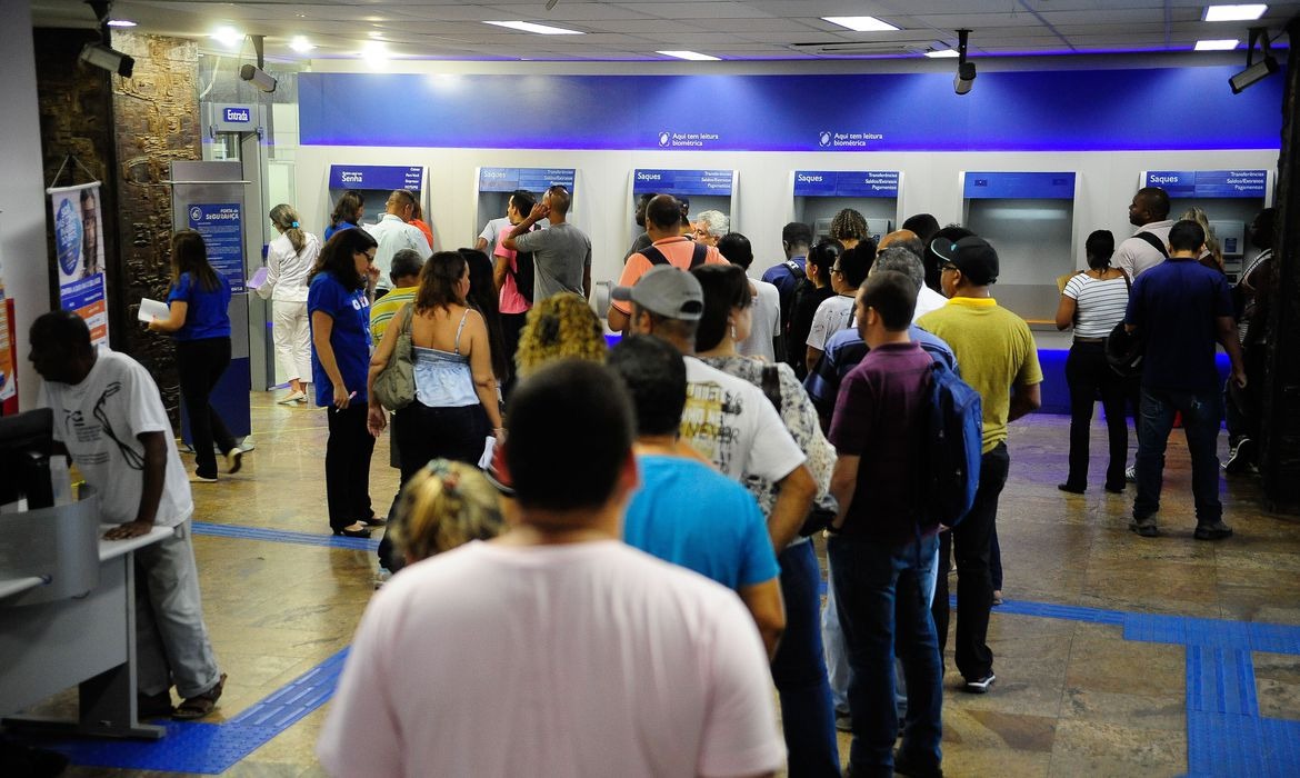 Caixa inicia hoje o pagamento do abono do PIS Tomaz Silva/Agência Brasil