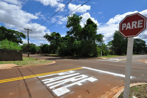 Prefeitura entrega asfalto na região das Chácaras Caiuas Prefeitura entrega asfalto na região das Chácaras Caiuas