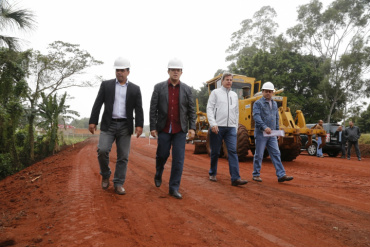 Foto:Gerson Walber
A rua Victor Meirelles e a avenida Darwin Dolabani serão prolongadas para alcançar o macroanel 