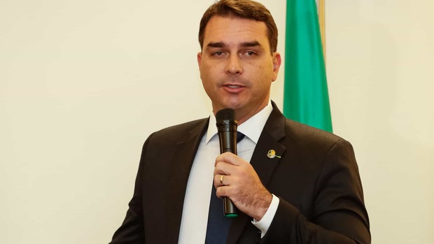 Flávio Bolsonaro rebate crítica de Witzel ao governo federal (Alan Santos)