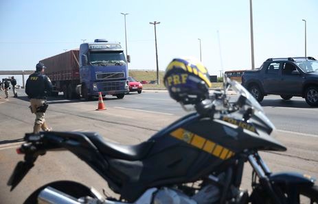 PRF e PMR realizam Operação Proclamação da República nas rodovias federais e estaduais PRF e PMR realizam Operação Proclamação da República nas rodovias federais e estaduais