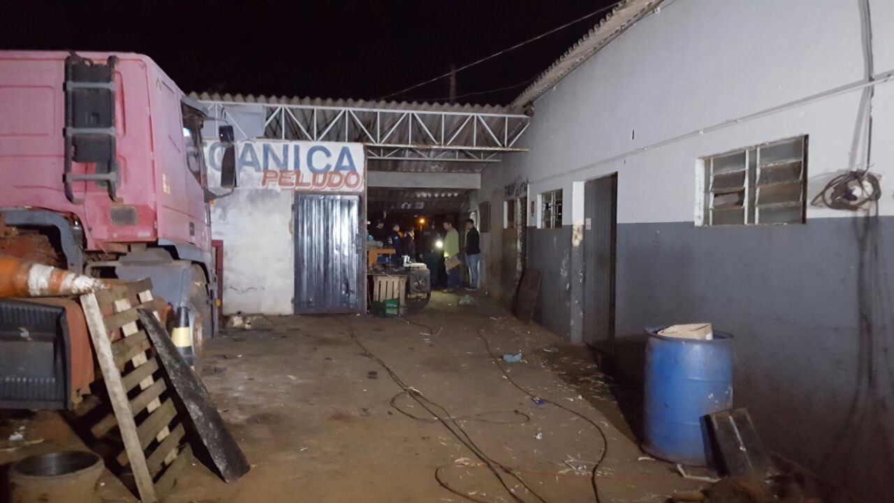 Mecânico é morto a facadas em posto de combustíveis na rodovia BR-262 Mecânico é morto a facadas em posto de combustíveis na rodovia BR-262