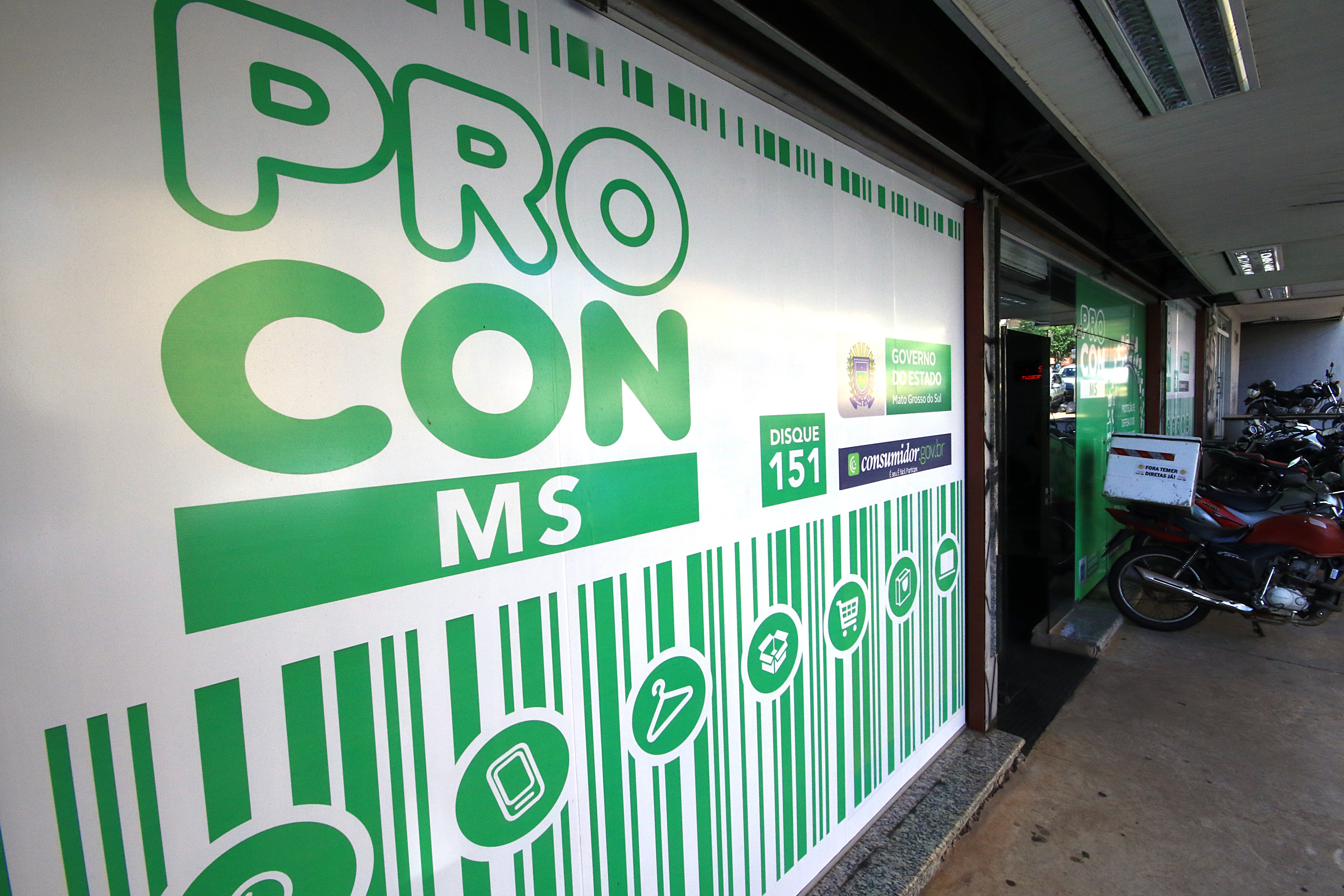Procon autua empresa de ônibus por desrespeitar estatuto do idoso Procon autua empresa de ônibus por desrespeitar estatuto do idoso
