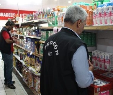 Procon encontra diferença de até R$ 2 entre preço exposto e cobrado em supermercado Procon encontra diferença de até R$ 2 entre preço exposto e cobrado em supermercado