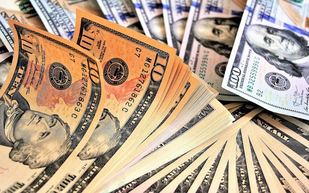 Dólar abre em queda após ter fechado na véspera acima de R$ 4,18 Dólar abre em queda após ter fechado na véspera acima de R$ 4,18