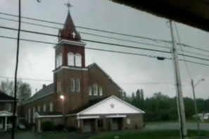 Igreja no Canadá é atingida por um raio
Reprodução/Dailynews