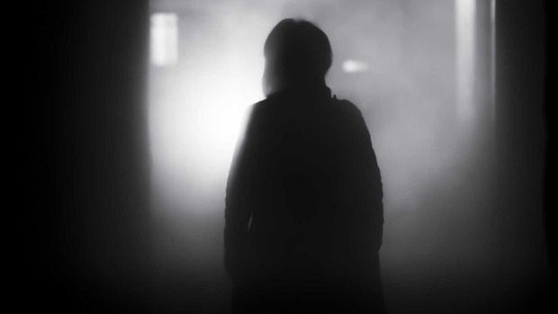 Jovem tem suástica marcada na pele por usar adesivo de #EleNão © PixaBay