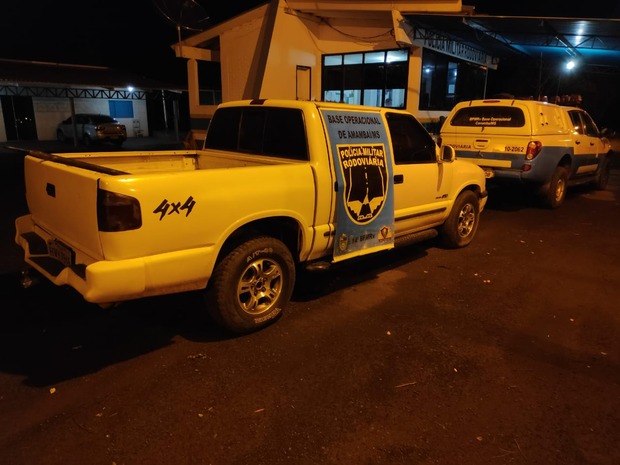 Veículo roubado em Santa Catarina é recuperado pela PMR na MS-156 Veículo roubado em Santa Catarina é recuperado pela PMR na MS-156