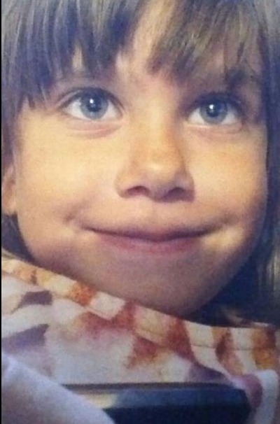 Jovem mata criança para se certificar de que ela não era um robô Jovem mata criança para se certificar de que ela não era um robô © REPRODUÇÃO
Jovem mata criança para se certificar de que ela não era um robô © REPRODUÇÃO