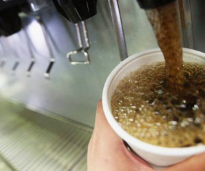 Jovem ganha indenização por vício em Coca-Cola e Pepsi